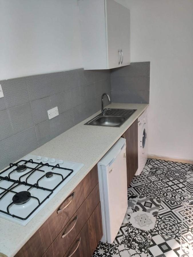 Compact Home Никозия Екстериор снимка