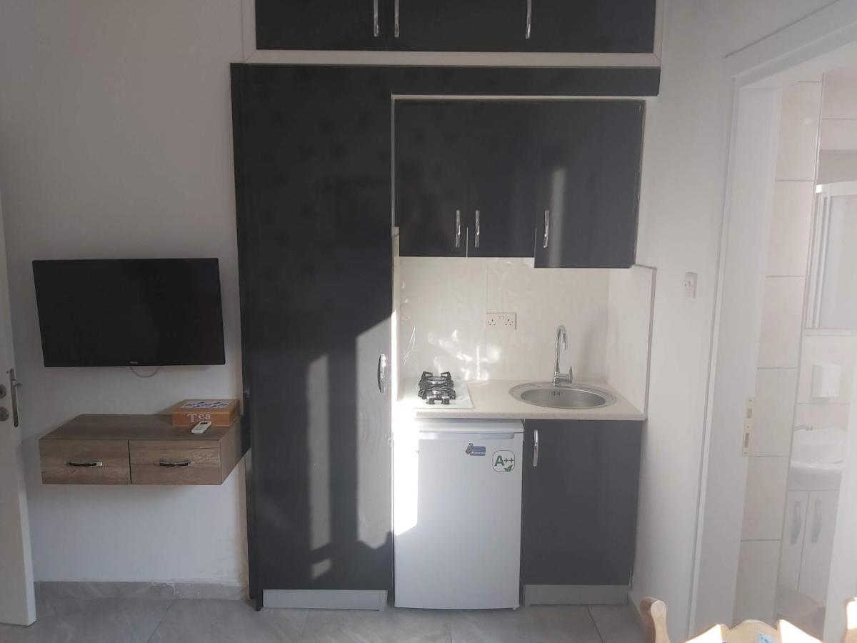 Compact Home Никозия Екстериор снимка