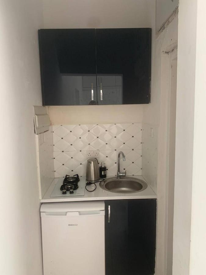 Compact Home Никозия Екстериор снимка